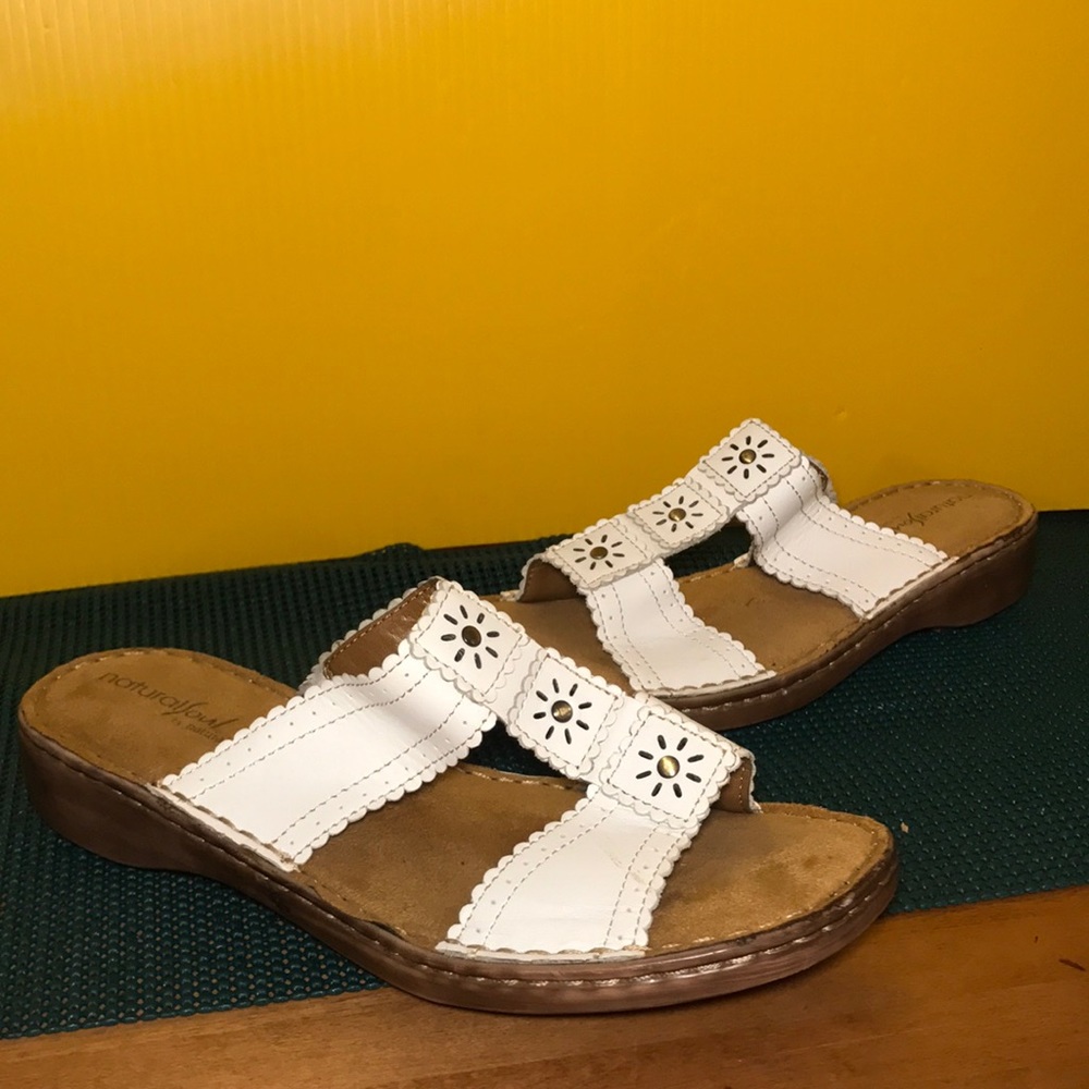White Slip-On Sandals Size 7.5 Med by Natural Soul